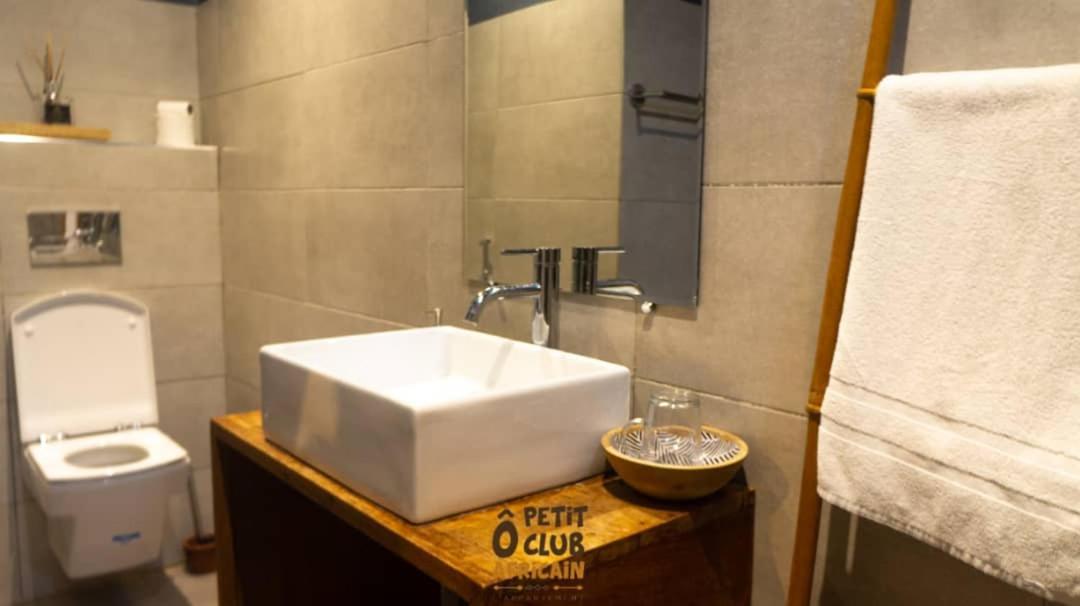 O Petit Club Africain Couette-café